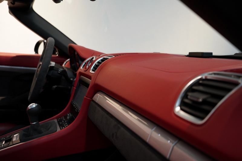 ポルシェ ボクスター Boxster(Type981) Spyder スパイダークラシックインテリア カーボンスポーツバケットシート  中古車