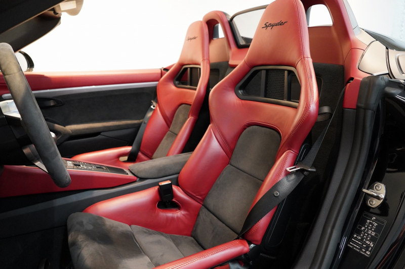 ポルシェ ボクスター Boxster(Type981) Spyder スパイダークラシックインテリア カーボンスポーツバケットシート  中古車