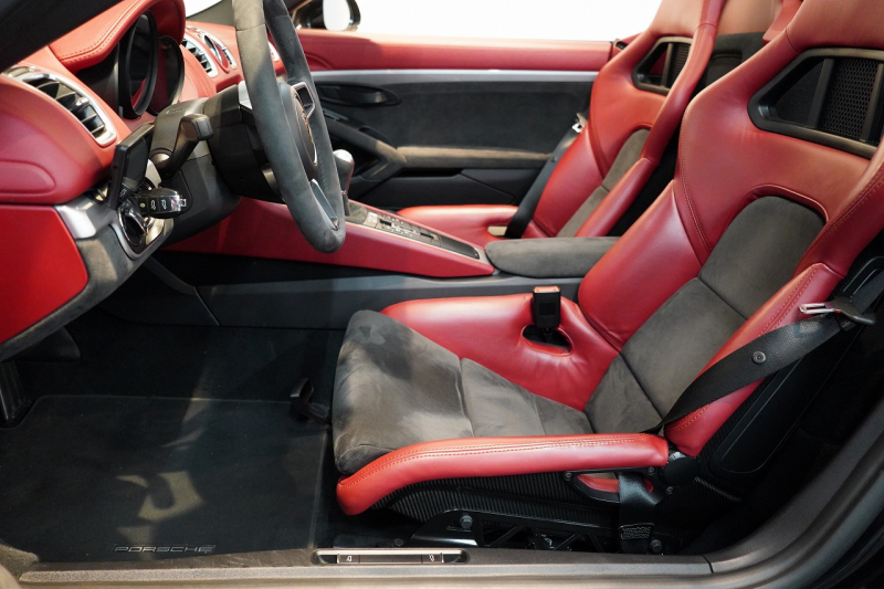 ポルシェ ボクスター Boxster(Type981) Spyder スパイダークラシックインテリア カーボンスポーツバケットシート  中古車