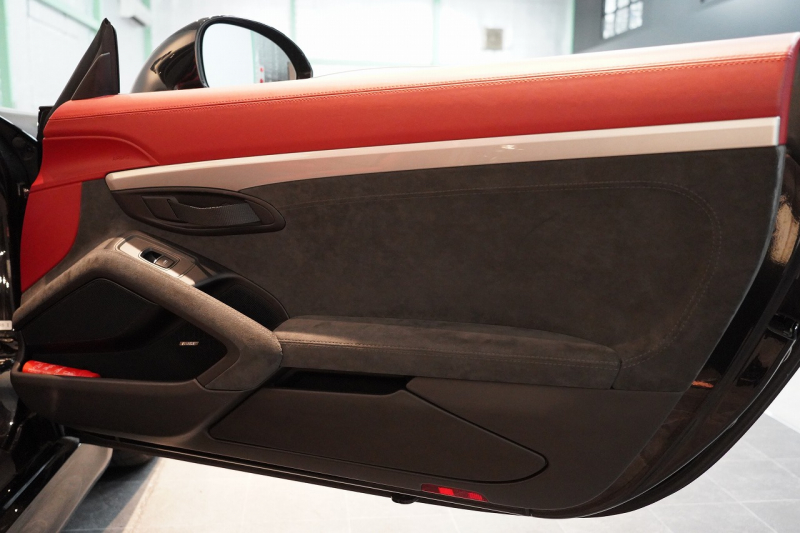 ポルシェ ボクスター Boxster(Type981) Spyder スパイダークラシックインテリア カーボンスポーツバケットシート  中古車