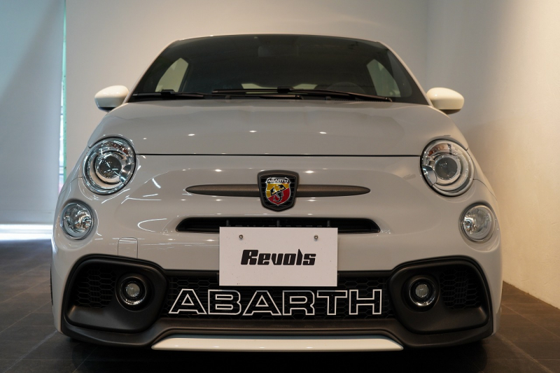 アバルト 695 esseesse 5MT 最終生産モデル 新車並行車 1オーナー HKS VIITS車高調 メタルキャタライザー 中古車 中古車