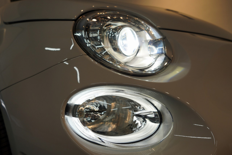 アバルト 695 esseesse 5MT 最終生産モデル 新車並行車 1オーナー HKS VIITS車高調 メタルキャタライザー 中古車 中古車