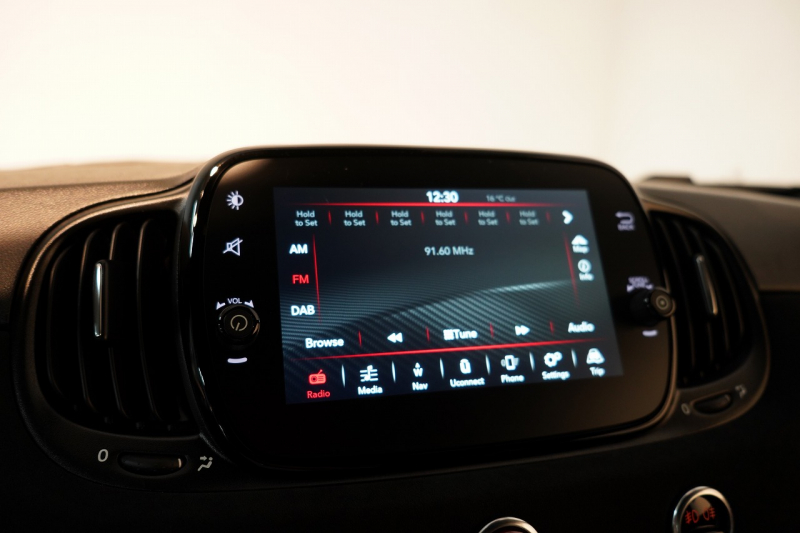 アバルト 695 esseesse 5MT 最終生産モデル 新車並行車 1オーナー HKS VIITS車高調 メタルキャタライザー 中古車 中古車