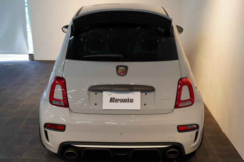 アバルト 695 esseesse 5MT 最終生産モデル 新車並行車 1オーナー HKS VIITS車高調 メタルキャタライザー 中古車 中古車