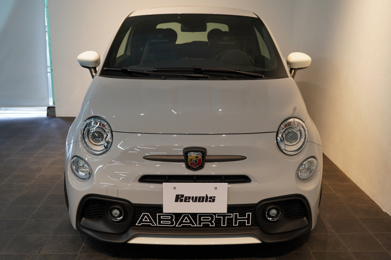 アバルト 695 esseesse 5MT 最終生産モデル 新車並行車 1オーナー HKS VIITS車高調 メタルキャタライザー 中古車 中古車