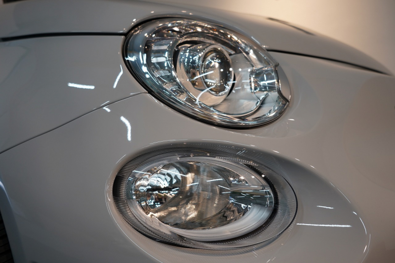 アバルト 695 esseesse 5MT 最終生産モデル 新車並行車 1オーナー HKS VIITS車高調 メタルキャタライザー 中古車 中古車