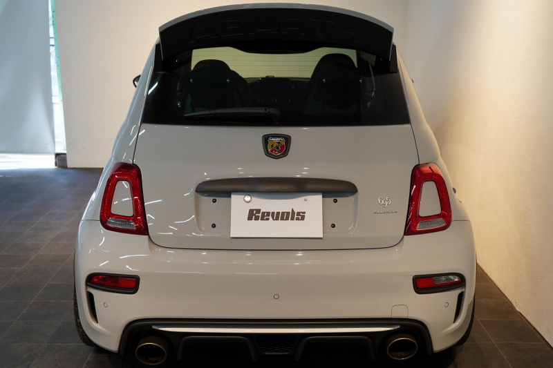 アバルト 695 esseesse 5MT 最終生産モデル 新車並行車 1オーナー HKS VIITS車高調 メタルキャタライザー 中古車 中古車