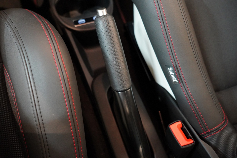 アバルト 695 esseesse 5MT 最終生産モデル 新車並行車 1オーナー HKS VIITS車高調 メタルキャタライザー 中古車 中古車