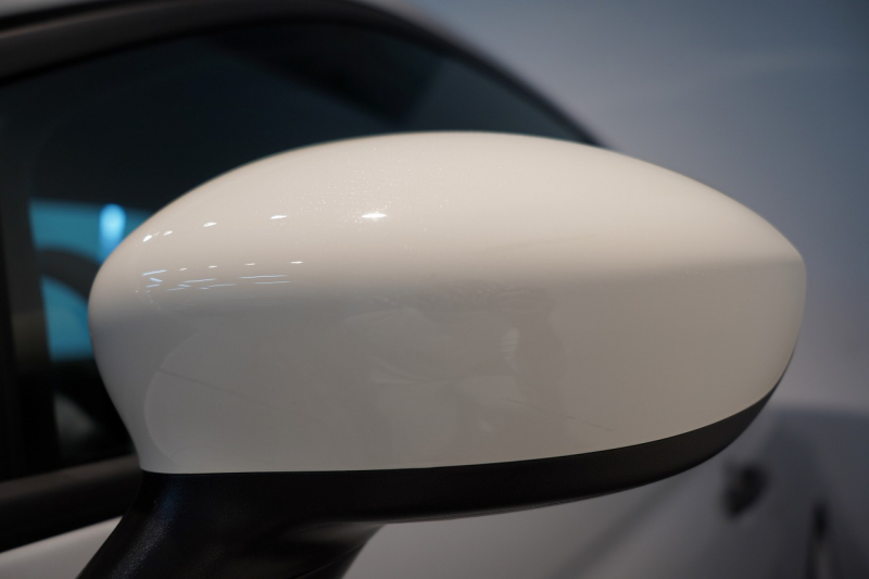 アバルト 695 esseesse 5MT 最終生産モデル 新車並行車 1オーナー HKS VIITS車高調 メタルキャタライザー 中古車 中古車