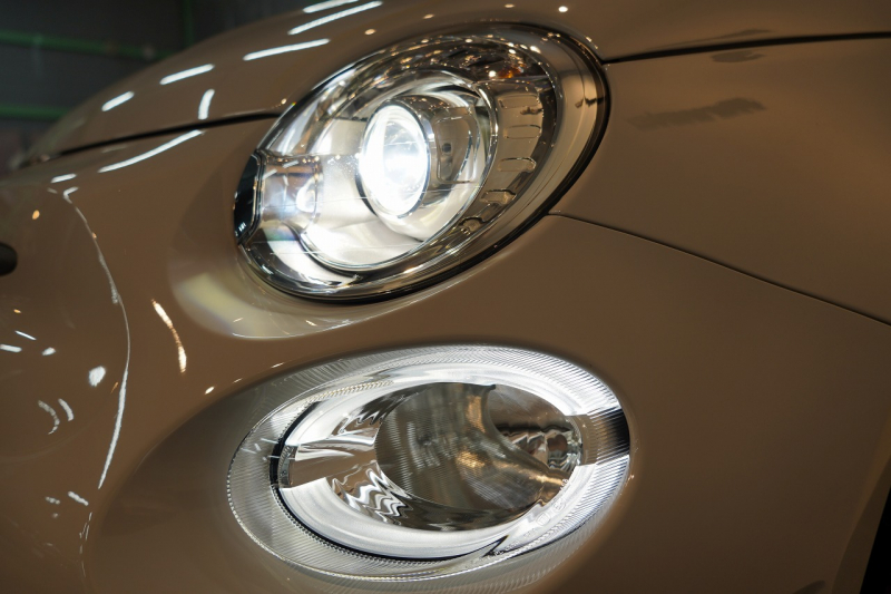 アバルト 695 esseesse 5MT 最終生産モデル 新車並行車 1オーナー HKS VIITS車高調 メタルキャタライザー 中古車 中古車