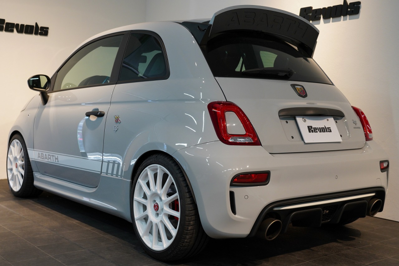 アバルト 695 esseesse 5MT 最終生産モデル 新車並行車 1オーナー HKS VIITS車高調 メタルキャタライザー 中古車 中古車