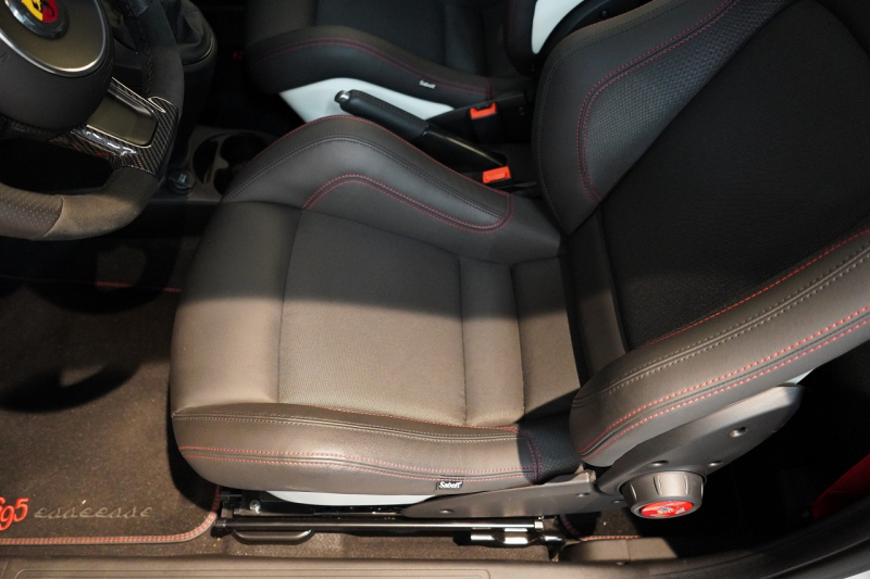 アバルト 695 esseesse 5MT 最終生産モデル 新車並行車 1オーナー HKS VIITS車高調 メタルキャタライザー 中古車 中古車