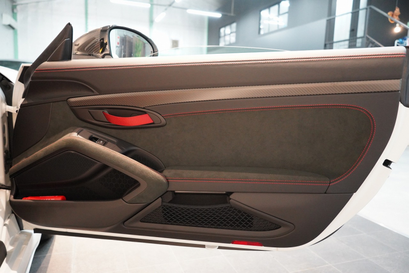 ポルシェ 718スパイダー RS PDK 登録済未使用車 OP652 ヴァイザッハPKG クロノPKG PCCB Fリフト ヴァイザッハインテリア 禁煙車 中古車 中古車