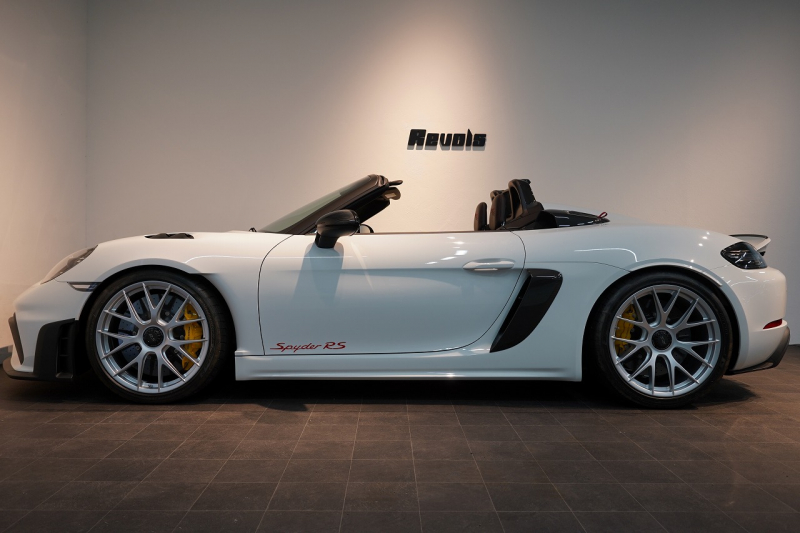 ポルシェ 718スパイダー RS PDK 登録済未使用車 OP652 ヴァイザッハPKG クロノPKG PCCB Fリフト ヴァイザッハインテリア 禁煙車 中古車 中古車