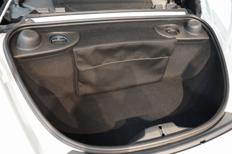 ポルシェ 718スパイダー RS PDK 登録済未使用車 OP652 ヴァイザッハPKG クロノPKG PCCB Fリフト ヴァイザッハインテリア 禁煙車 中古車 中古車