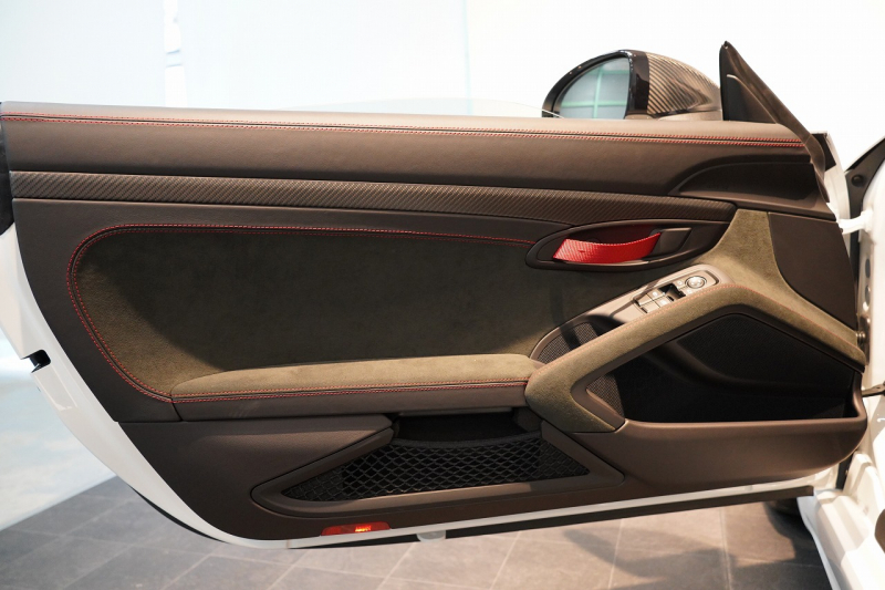 ポルシェ 718スパイダー RS PDK 登録済未使用車 OP652 ヴァイザッハPKG クロノPKG PCCB Fリフト ヴァイザッハインテリア 禁煙車 中古車 中古車