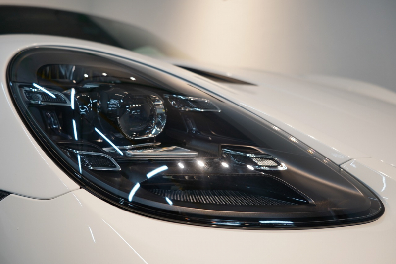 ポルシェ 718スパイダー RS PDK 登録済未使用車 OP652 ヴァイザッハPKG クロノPKG PCCB Fリフト ヴァイザッハインテリア 禁煙車 中古車 中古車