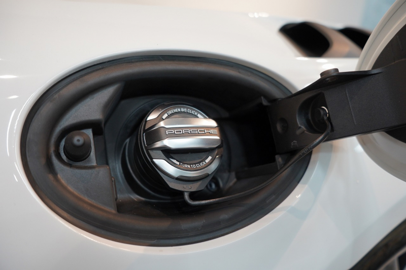 ポルシェ 718スパイダー RS PDK 登録済未使用車 OP652 ヴァイザッハPKG クロノPKG PCCB Fリフト ヴァイザッハインテリア 禁煙車 中古車 中古車