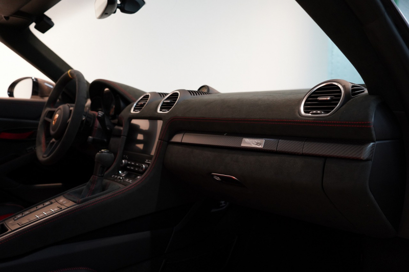 ポルシェ 718スパイダー RS PDK 登録済未使用車 OP652 ヴァイザッハPKG クロノPKG PCCB Fリフト ヴァイザッハインテリア 禁煙車 中古車 中古車