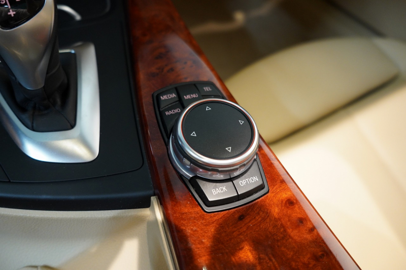 アルピナ B4 BiTurbo Coupe アルピナブルー ダッシュボードレザー 電動ガラスサンルーフ 禁煙車 中古車 中古車