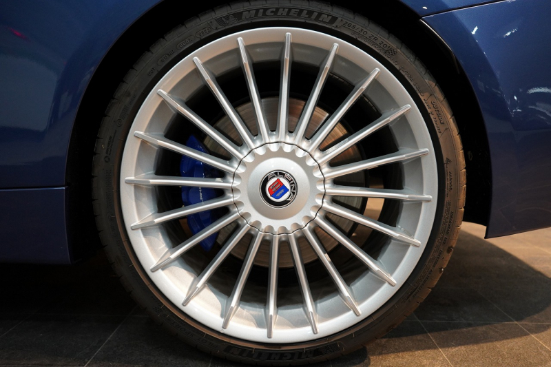 アルピナ B4 BiTurbo Coupe アルピナブルー ダッシュボードレザー 電動ガラスサンルーフ 禁煙車 中古車 中古車