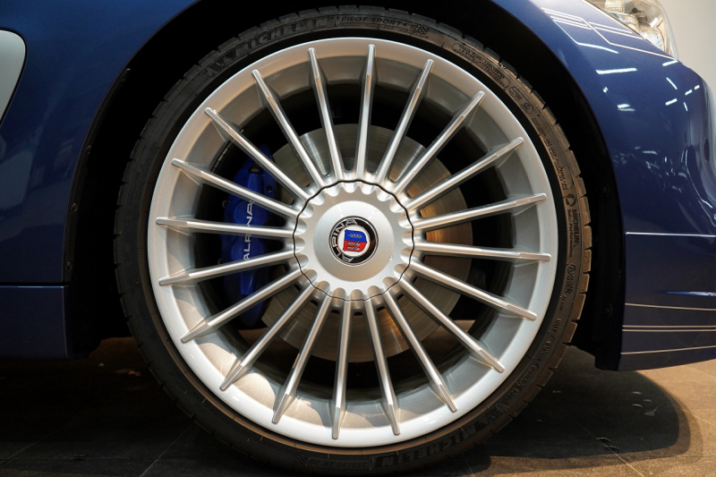 アルピナ B4 BiTurbo Coupe アルピナブルー ダッシュボードレザー 電動ガラスサンルーフ 禁煙車 中古車 中古車