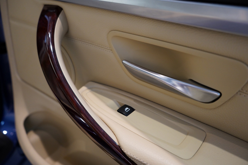 アルピナ B4 BiTurbo Coupe アルピナブルー ダッシュボードレザー 電動ガラスサンルーフ 禁煙車 中古車 中古車