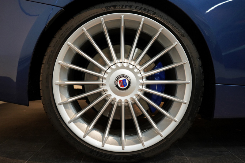 アルピナ B4 BiTurbo Coupe アルピナブルー ダッシュボードレザー 電動ガラスサンルーフ 禁煙車 中古車 中古車