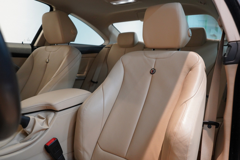 アルピナ B4 BiTurbo Coupe アルピナブルー ダッシュボードレザー 電動ガラスサンルーフ 禁煙車 中古車 中古車