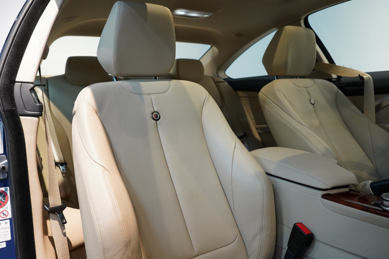 アルピナ B4 BiTurbo Coupe アルピナブルー ダッシュボードレザー 電動ガラスサンルーフ 禁煙車 中古車 中古車