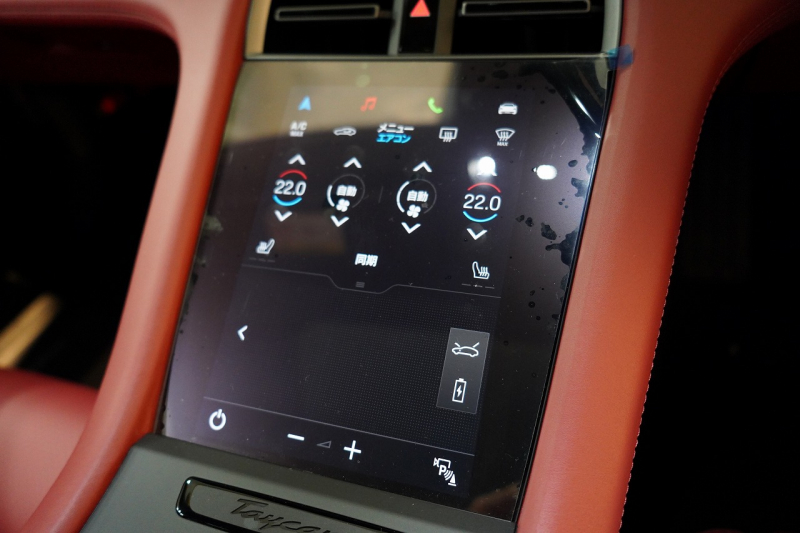 ポルシェ タイカン Turbo S ワンオーナー 4+1シート 固定式パノラマルーフ OP21インチホイール プライバシーガラス フルプロテクションフィルム 中古車 中古車