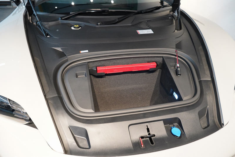 ポルシェ タイカン Turbo S ワンオーナー 4+1シート 固定式パノラマルーフ OP21インチホイール プライバシーガラス フルプロテクションフィルム 中古車 中古車