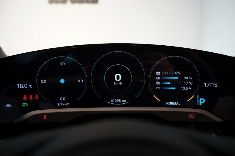 ポルシェ タイカン Turbo S ワンオーナー 4+1シート 固定式パノラマルーフ OP21インチホイール プライバシーガラス フルプロテクションフィルム 中古車 中古車