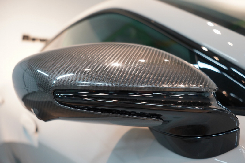 ポルシェ タイカン Turbo S ワンオーナー 4+1シート 固定式パノラマルーフ OP21インチホイール プライバシーガラス フルプロテクションフィルム 中古車 中古車