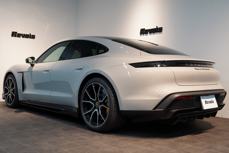 ポルシェ タイカン Turbo S ワンオーナー 4+1シート 固定式パノラマルーフ OP21インチホイール プライバシーガラス フルプロテクションフィルム 中古車 中古車