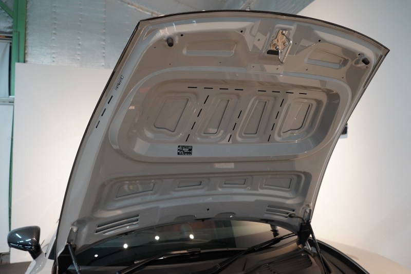 ポルシェ タイカン Turbo S ワンオーナー 4+1シート 固定式パノラマルーフ OP21インチホイール プライバシーガラス フルプロテクションフィルム 中古車 中古車