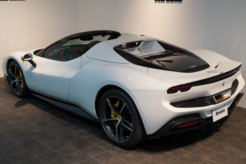 フェラーリ 296GTS 左H 正規ディーラー車 ワンオーナー 中古車 中古車