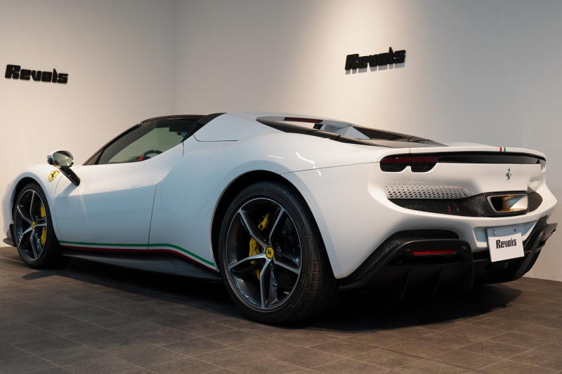 フェラーリ 296GTS 左H 正規ディーラー車 ワンオーナー 中古車 中古車