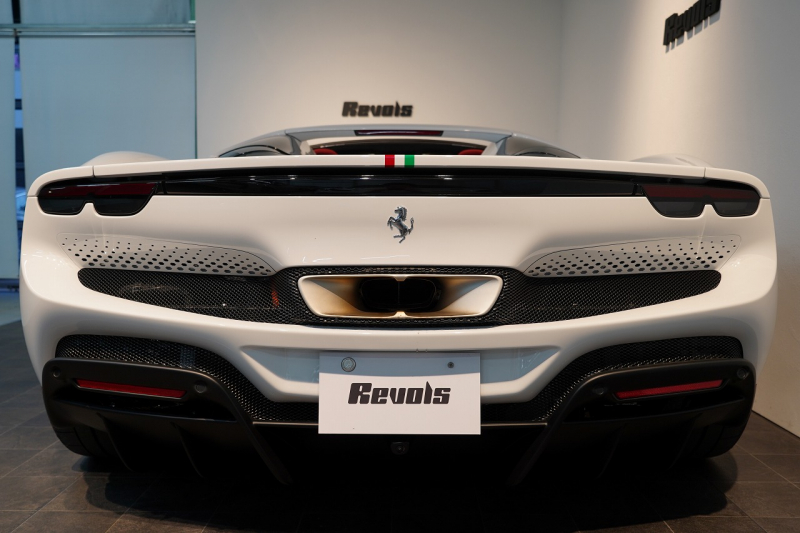 フェラーリ 296GTS 左H 正規ディーラー車 ワンオーナー 中古車 中古車