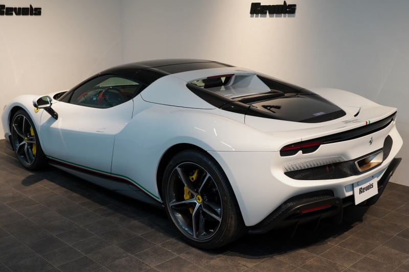 フェラーリ 296GTS 左H 正規ディーラー車 ワンオーナー 中古車 中古車