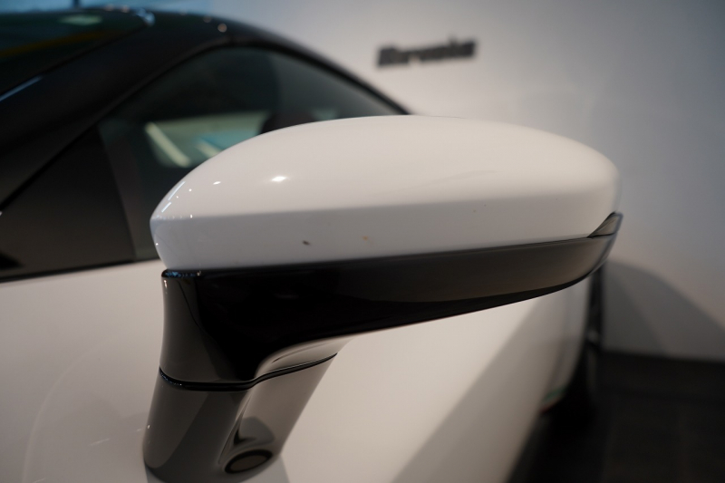 フェラーリ 296GTS 左H 正規ディーラー車 ワンオーナー 中古車 中古車