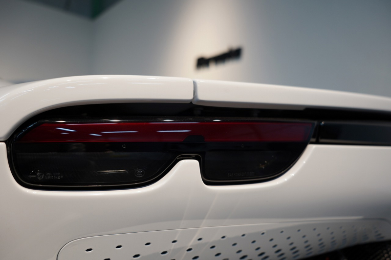 フェラーリ 296GTS 左H 正規ディーラー車 ワンオーナー 中古車 中古車