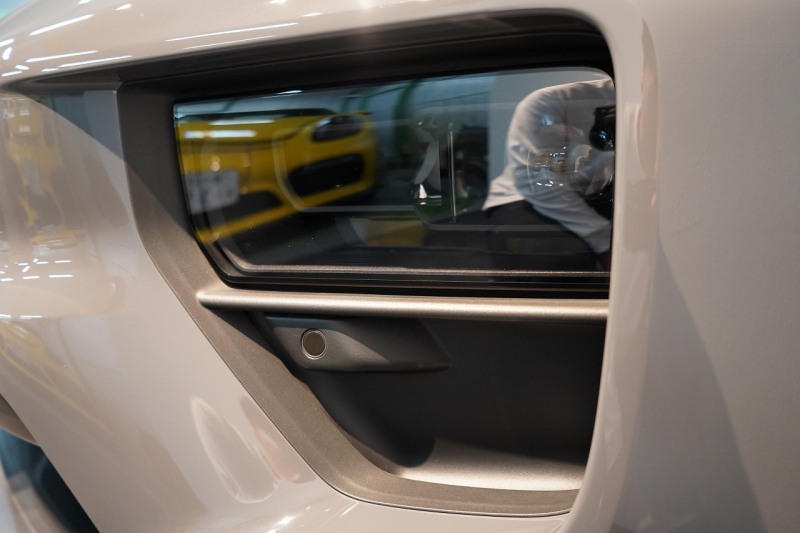 ポルシェ マカン Electric OP208 PASM付エアサス レザーパッケージ 20インチMacanSホイールパノラマルーフ スレートグレーネオ 禁煙車 中古車 中古車