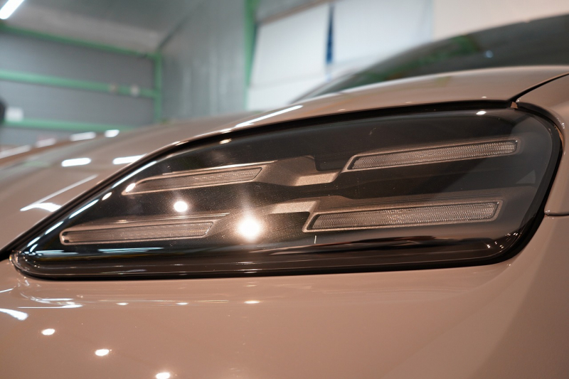 ポルシェ マカン Electric OP208 PASM付エアサス レザーパッケージ 20インチMacanSホイールパノラマルーフ スレートグレーネオ 禁煙車 中古車 中古車