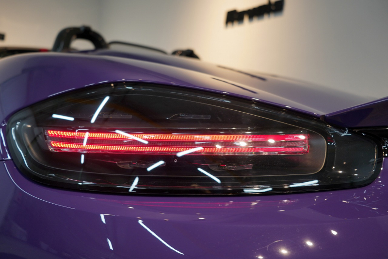 ポルシェ 718スパイダー RS PDK 1オーナー ウルトラヴァイオレット/PTSカラー ヴァイザッハPKG PCCB Fリフト クロノPKG 中古車 中古車