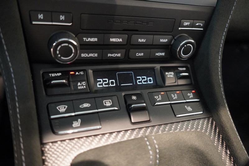 ポルシェ 718スパイダー RS PDK 1オーナー ウルトラヴァイオレット/PTSカラー ヴァイザッハPKG PCCB Fリフト クロノPKG 中古車 中古車