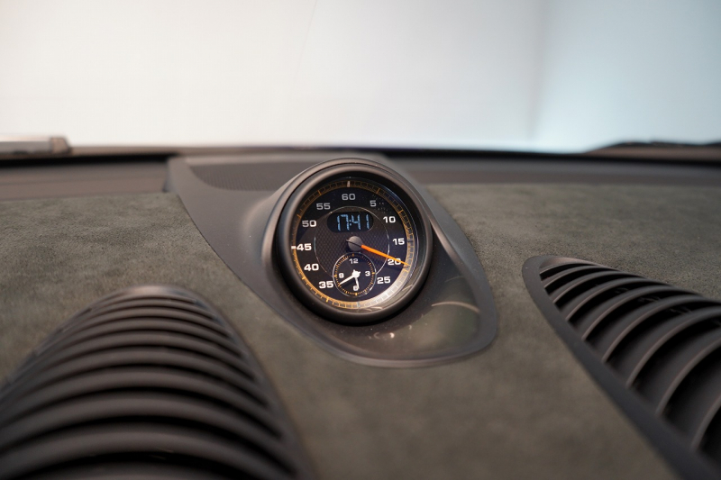 ポルシェ 718スパイダー RS PDK 1オーナー ウルトラヴァイオレット/PTSカラー ヴァイザッハPKG PCCB Fリフト クロノPKG 中古車 中古車