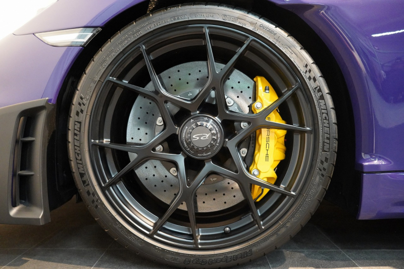 ポルシェ 718スパイダー RS PDK 1オーナー ウルトラヴァイオレット/PTSカラー ヴァイザッハPKG PCCB Fリフト クロノPKG 中古車 中古車