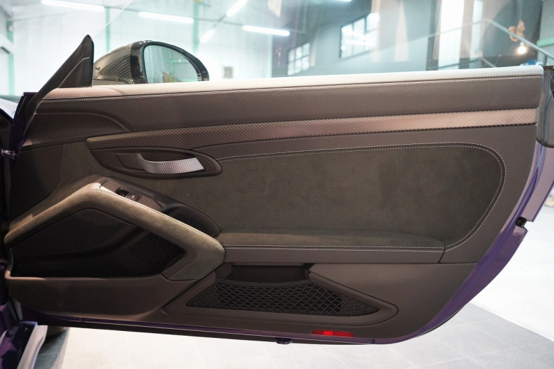 ポルシェ 718スパイダー RS PDK 1オーナー ウルトラヴァイオレット/PTSカラー ヴァイザッハPKG PCCB Fリフト クロノPKG 中古車 中古車