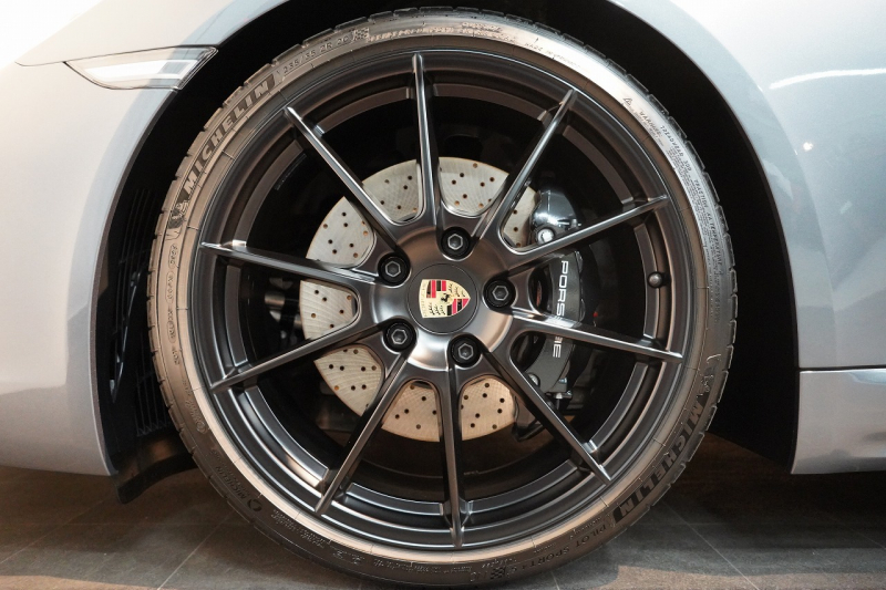 ポルシェ 718 ボクスター GTS 4.0 PDK OP246 登録済未使用車 GTSインテリアPKG 18wayスポーツシートプラス LEDヘッドライト BOSE ACC バナジウムグレー 中古車 中古車